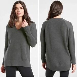Athleta Women’s Hanover V-Neck Sweater Wool Blend Gray Size S